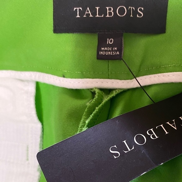 Talbots-NWT Women’s 10 walking short. Beautiful Chartreuse green! 4 pockets New! - Picture 2 of 7